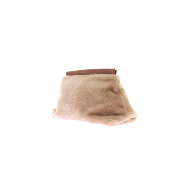 Pochette en shearling