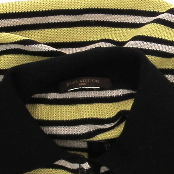 Polo à rayures jaunes et noires