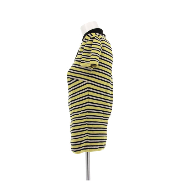 Polo à rayures jaunes et noires