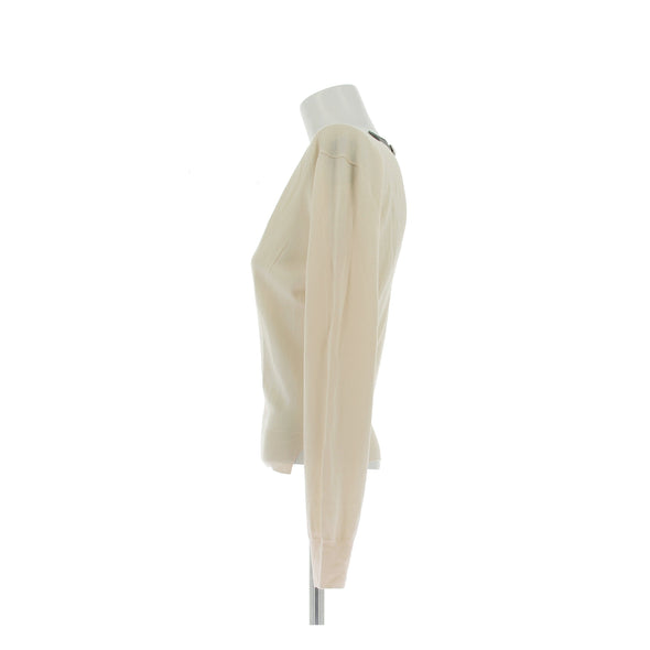 Pull blanc et sangle noire en cuir