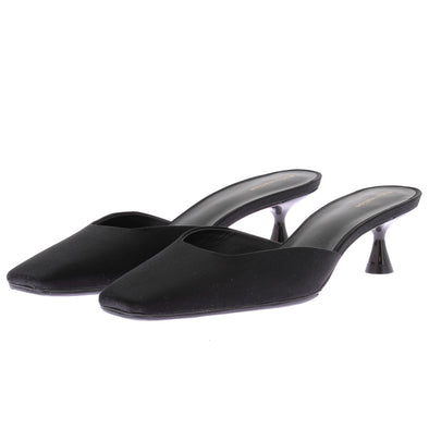 Mules à talons noires
