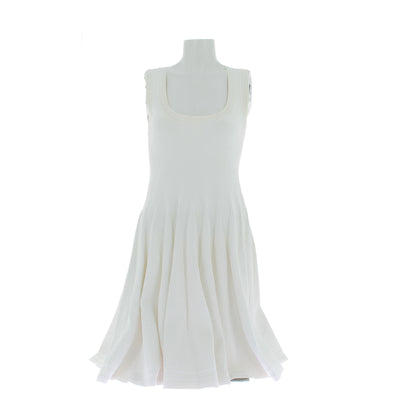 Robe blanche patineuse