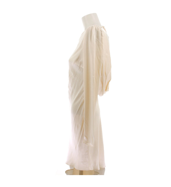 Robe satinée écru