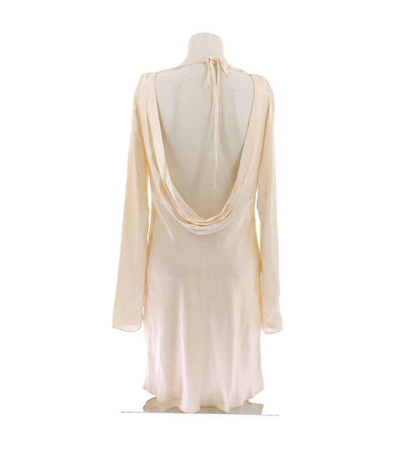 Robe satinée écru
