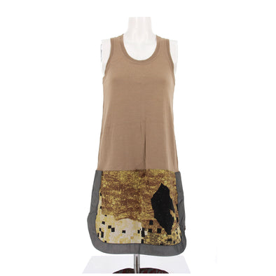Robe en maille beige et motifs colorés