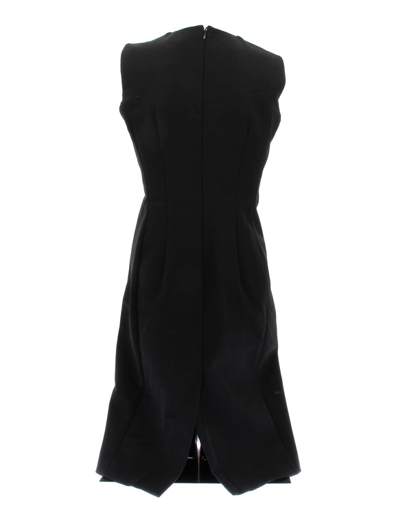 Robe noire à poches zippées