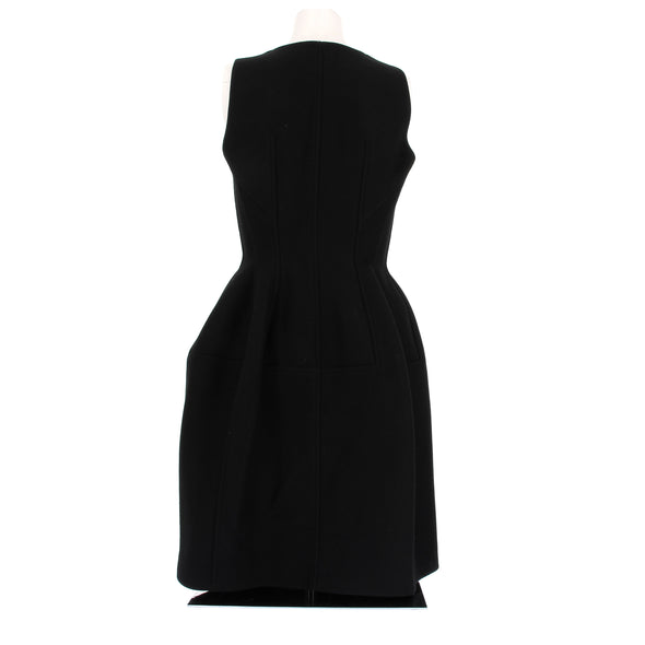Robe noire en laine