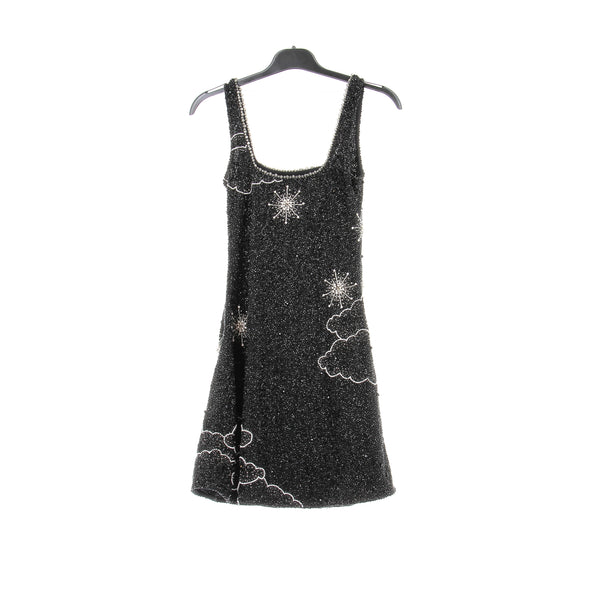 Robe noire à perles