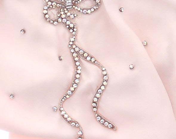 Robe nuisette rose à dentelle et strass