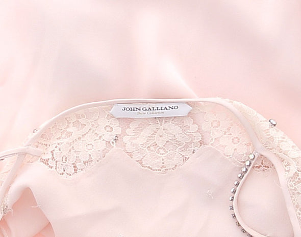 Robe nuisette rose à dentelle et strass