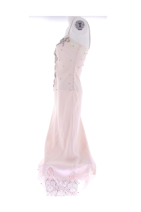 Robe nuisette rose à dentelle et strass