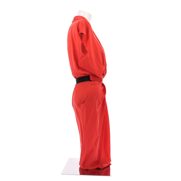 Robe en soie rouge