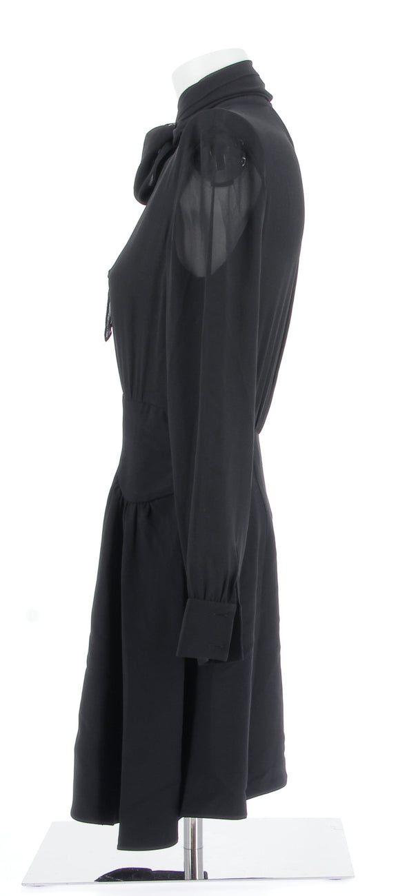 Robe noire en soie