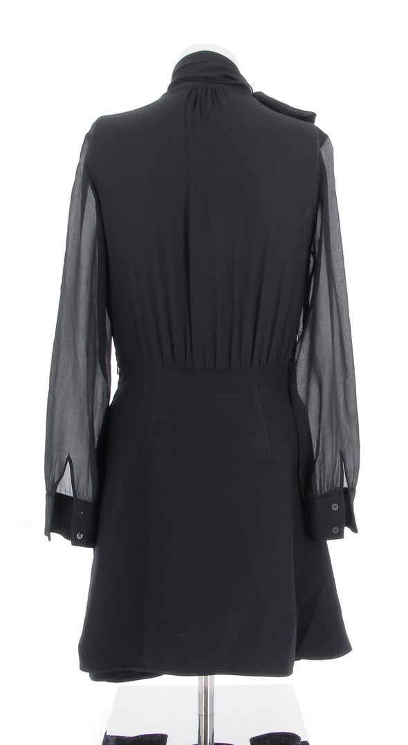 Robe noire en soie