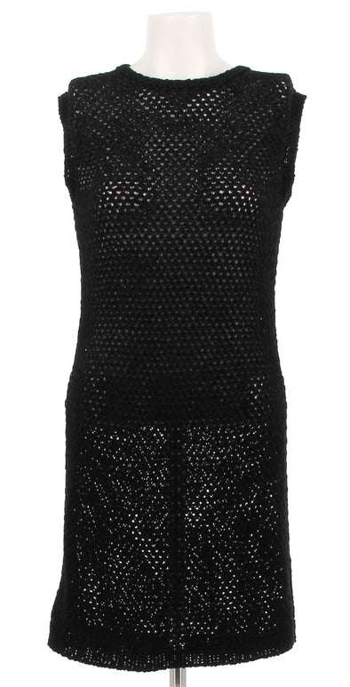 Robe noire en crochet de coton