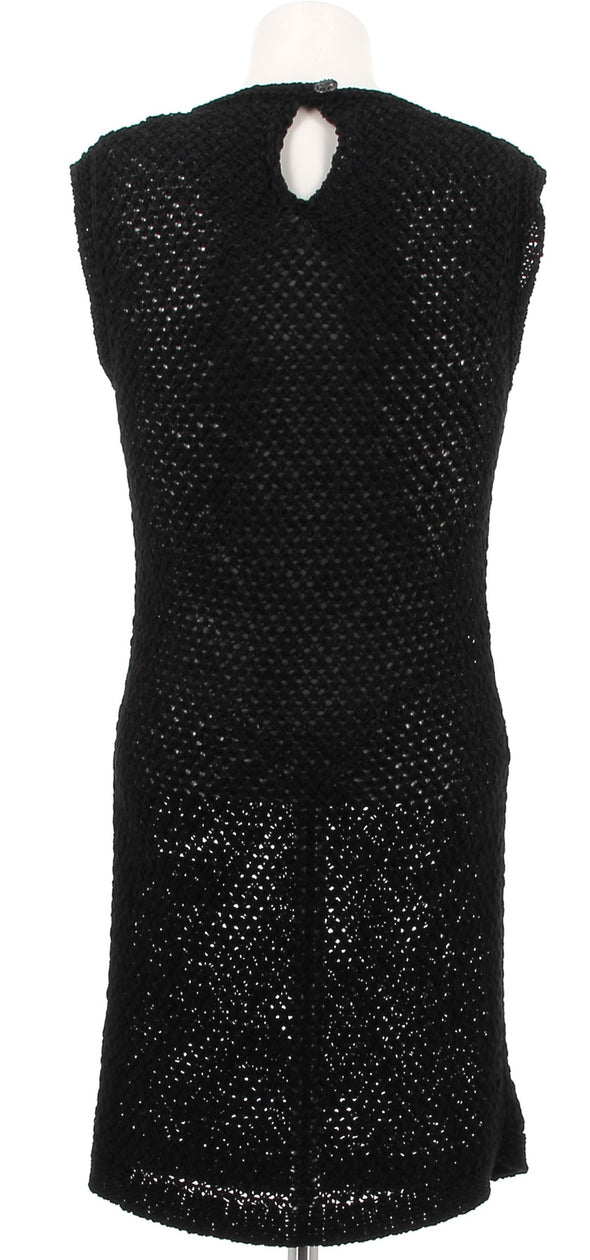 Robe noire en crochet de coton