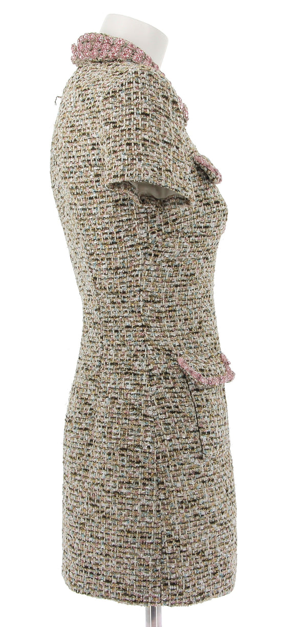 Robe tailleur rose en tweed à strass