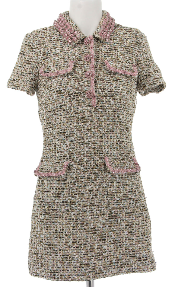 Robe tailleur rose en tweed à strass