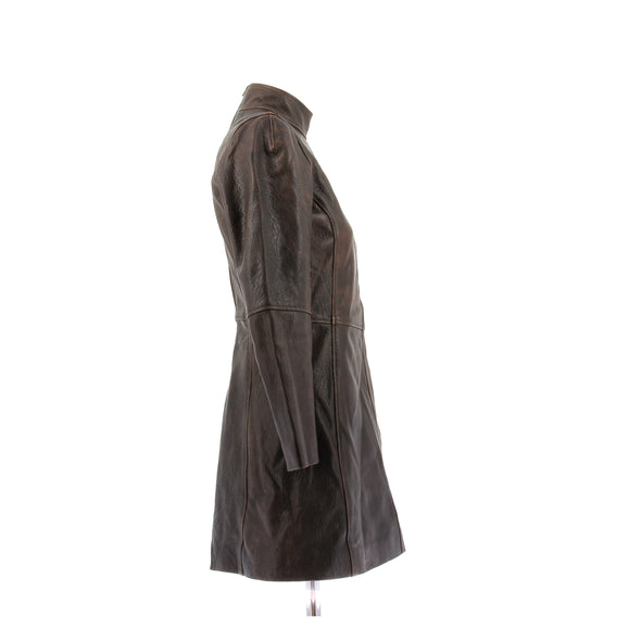 Robe marron en cuir