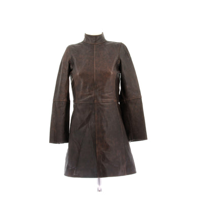 Robe marron en cuir