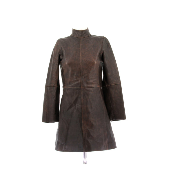 Robe marron en cuir