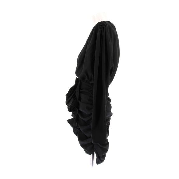Robe en soie noire