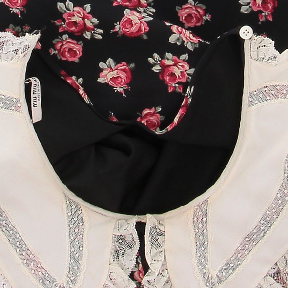 Robe noire imprimée fleurie