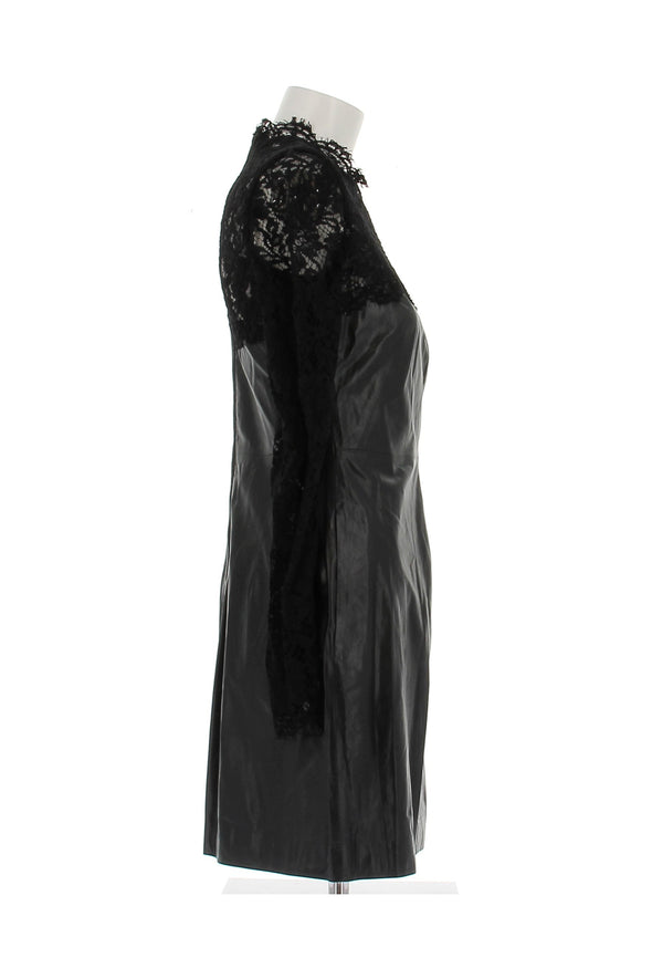 Robe en dentelle et cuir