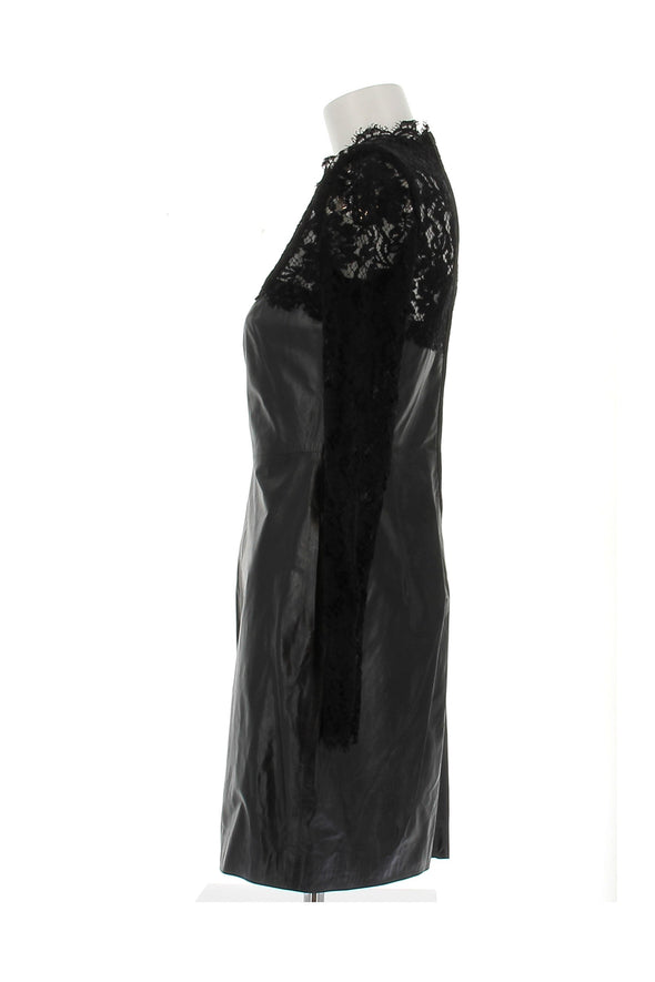 Robe en dentelle et cuir
