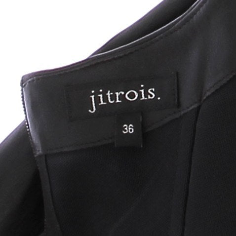 Robe noire en cuir