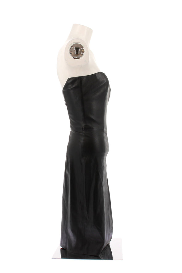 Robe noire en cuir