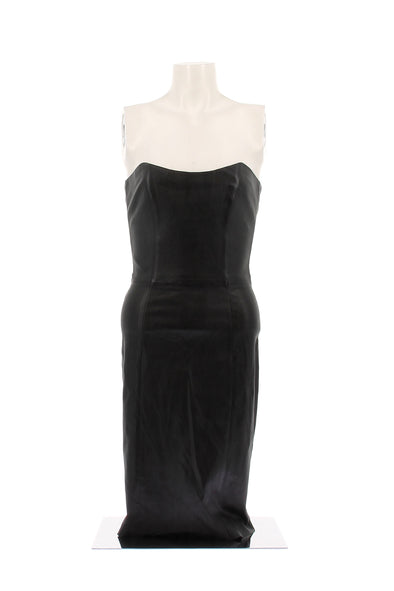 Robe noire en cuir