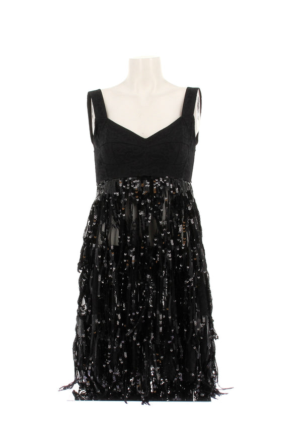 Robe noire à sequins