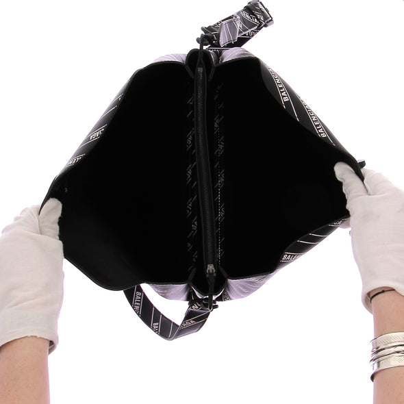 Sac à bandoulière noir et blanc