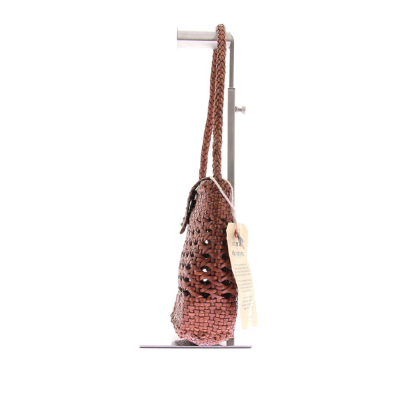 Sac "Amoria" marron en cuir tressé
