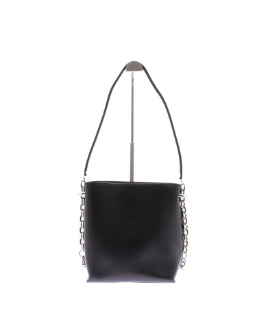 Sac en cuir et chaines