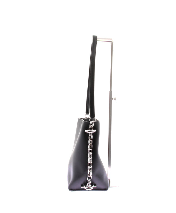 Sac en cuir et chaines