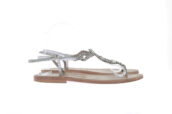 Sandales en cuir argenté orné de strass