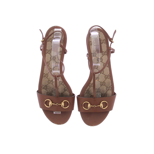 Sandales en cuir marron