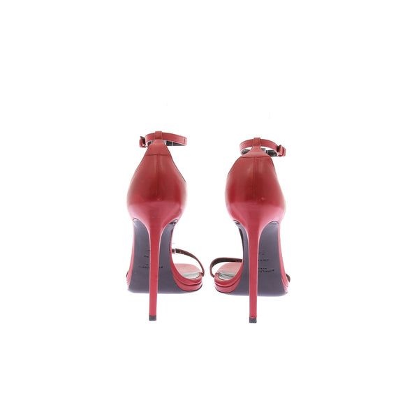 Sandales à talons rouges