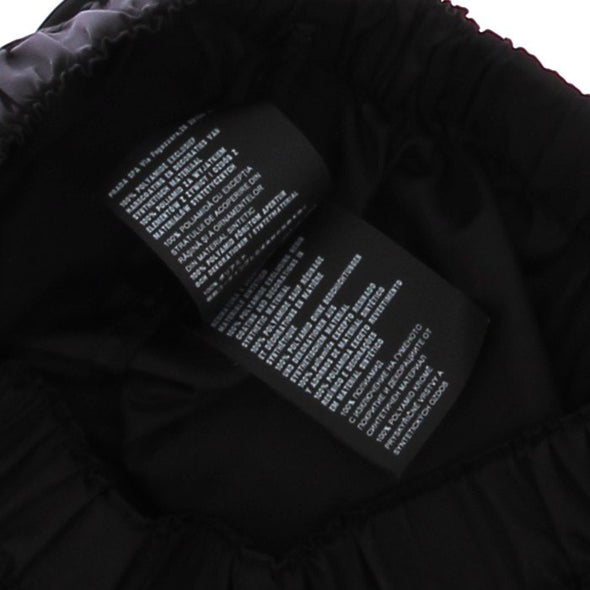 Short noir