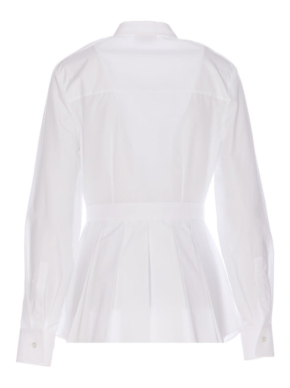 Chemise blanche à fermeture boutonnée