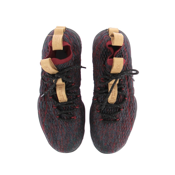 Baskets "Nike LeBron 15 Nouveaux Sommets"