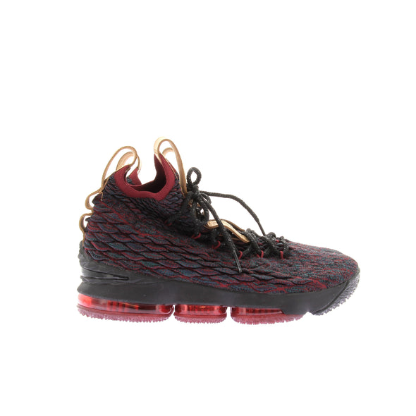 Baskets "Nike LeBron 15 Nouveaux Sommets"