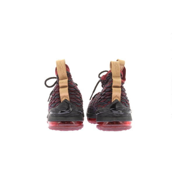 Baskets "Nike LeBron 15 Nouveaux Sommets"