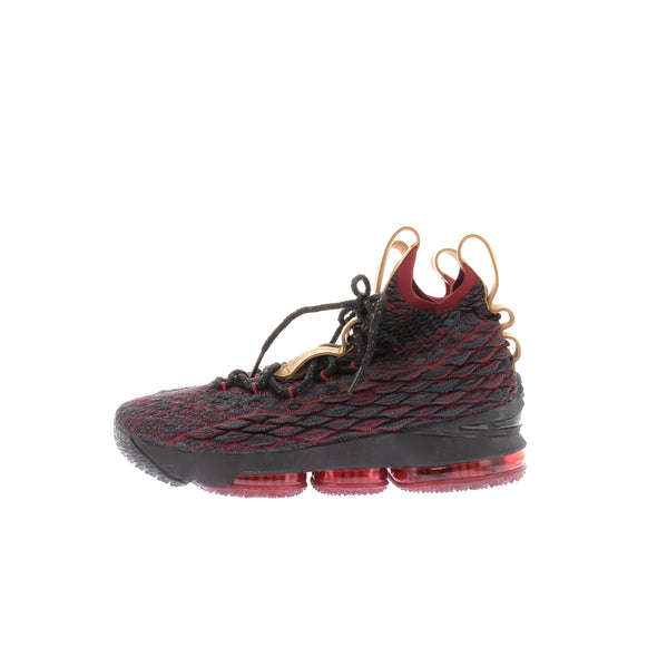 Baskets "Nike LeBron 15 Nouveaux Sommets"