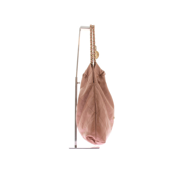 Sac porté épaule "Chanel 22"