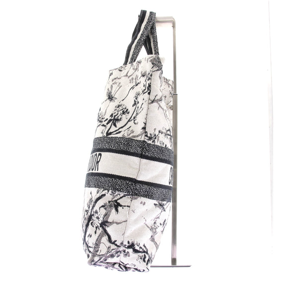Tote bag en tissu noir et blanc