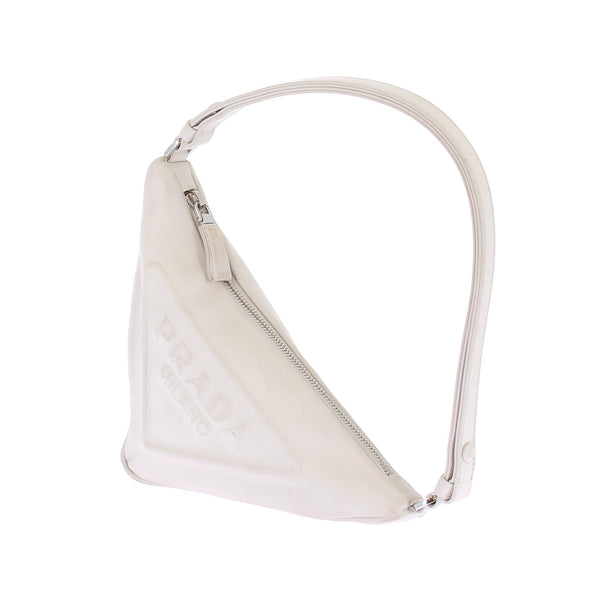 Sac à main en cuir triangulaire