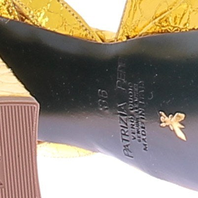 Sandales à talons dorées